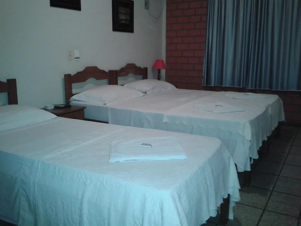 Suites Dom Fish Governador Celso Ramos Guest house